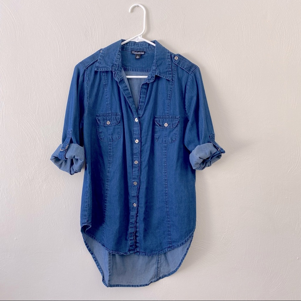 Classic High- Low Chambray Shirt with Cuffing Detail and Pockets; Size L